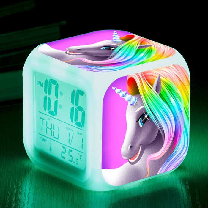 Réveil Cube Lumineux Licorne - 7 Couleurs LED - Dimensions de 8x8 CM