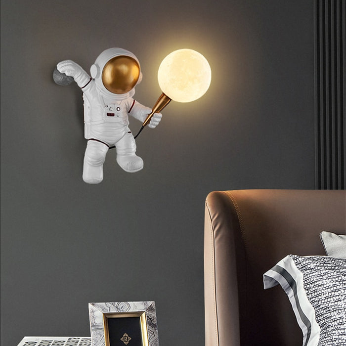 Lampe de Chevet Murale Astronaute : Éclairez vos Rêves d'Espace
