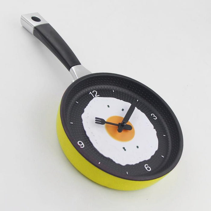 Horloge Murale Silencieuse "Poêle à Frire avec Œuf" : Une Touche de Fun dans votre Cuisine