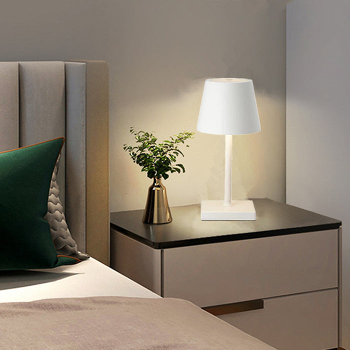 Lampe de Chevet Blanche Minimaliste 10x25 CM : Simplicité Élégante pour une Atmosphère Paisible