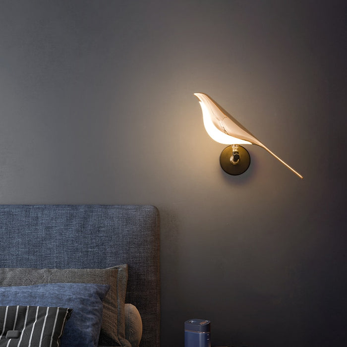 Lampe de Chevet Murale Dorée Oiseau LED : Élégance et Douceur Lumineuse