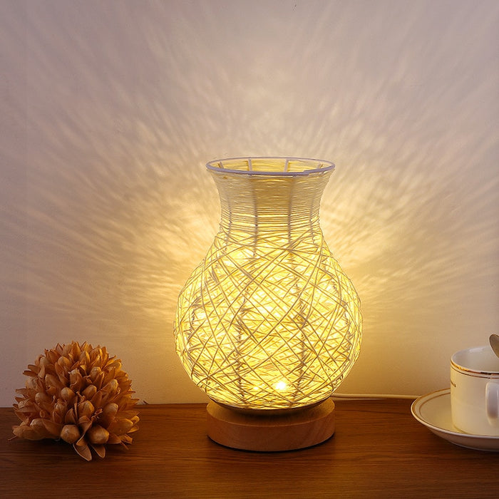 Lampe de Chevet Rotin Fleur 15x25 CM : Une Touche Naturelle et Délicate pour Votre Espace de Nuit
