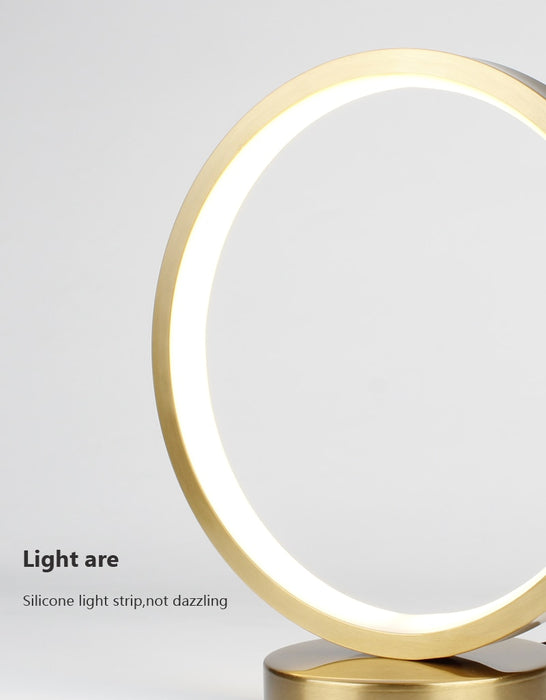 Lampe de Chevet Dorée Cercle : Élégance Moderne pour votre Espace de Nuit